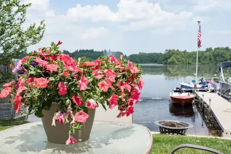 15 Maple Street Kingston NH 03848