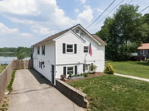15 Maple Street Kingston NH 03848