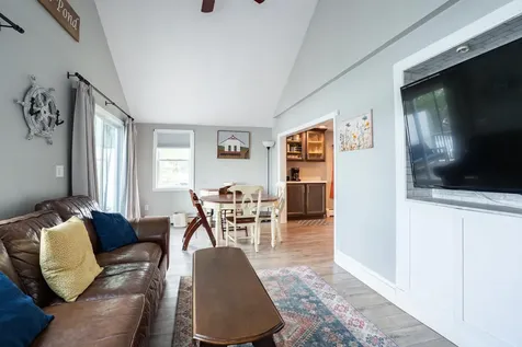 15 Maple Street Kingston NH 03848