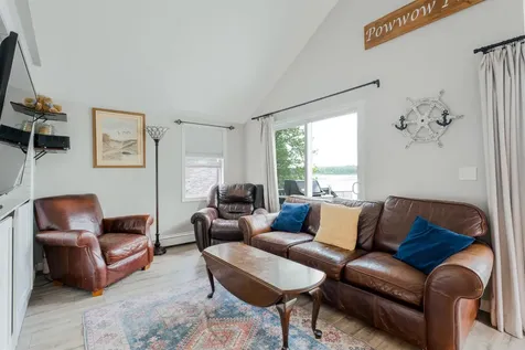 15 Maple Street Kingston NH 03848