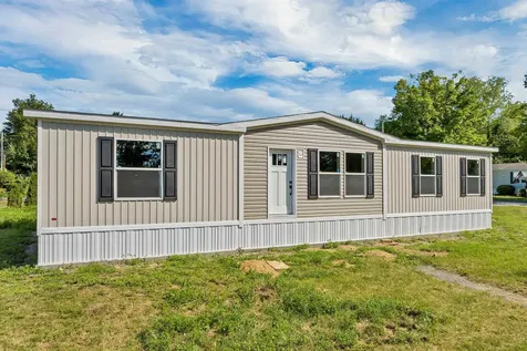 4 Leisure Lane Belmont NH 03220