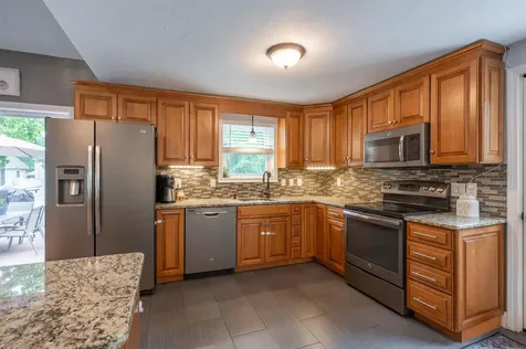 94 Robert Hall Road Manchester NH 03103