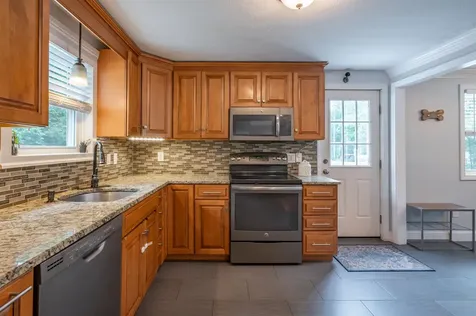 94 Robert Hall Road Manchester NH 03103