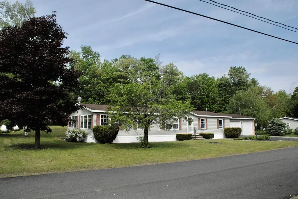 111 Stacey Drive Hopkinton NH 03229