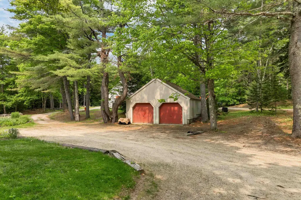 76 Mountain Road Tuftonboro NH 03816