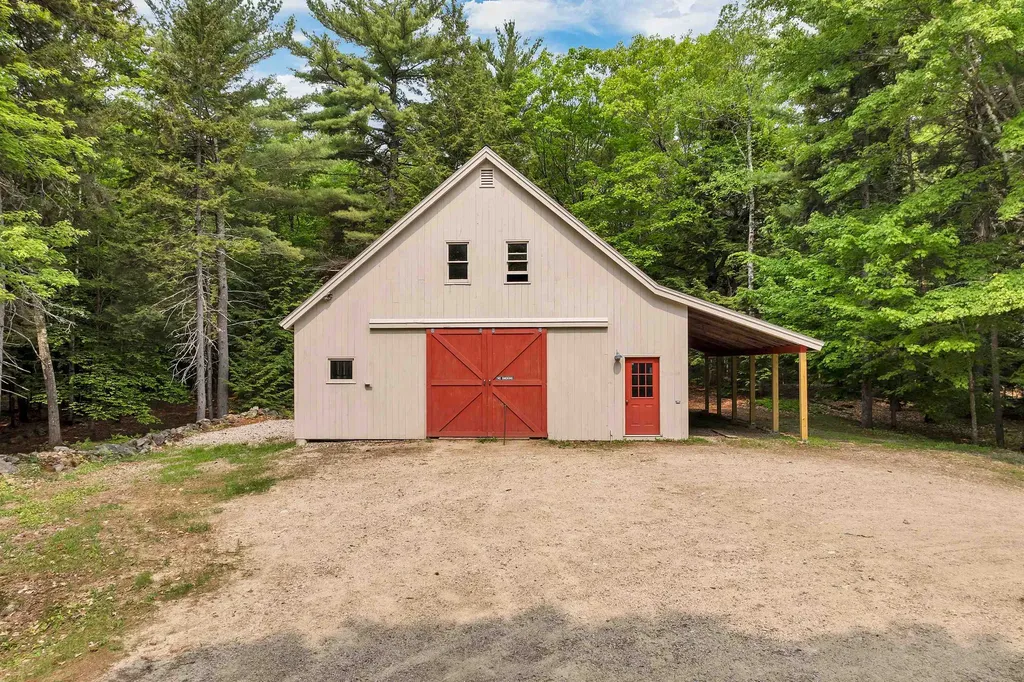 76 Mountain Road Tuftonboro NH 03816