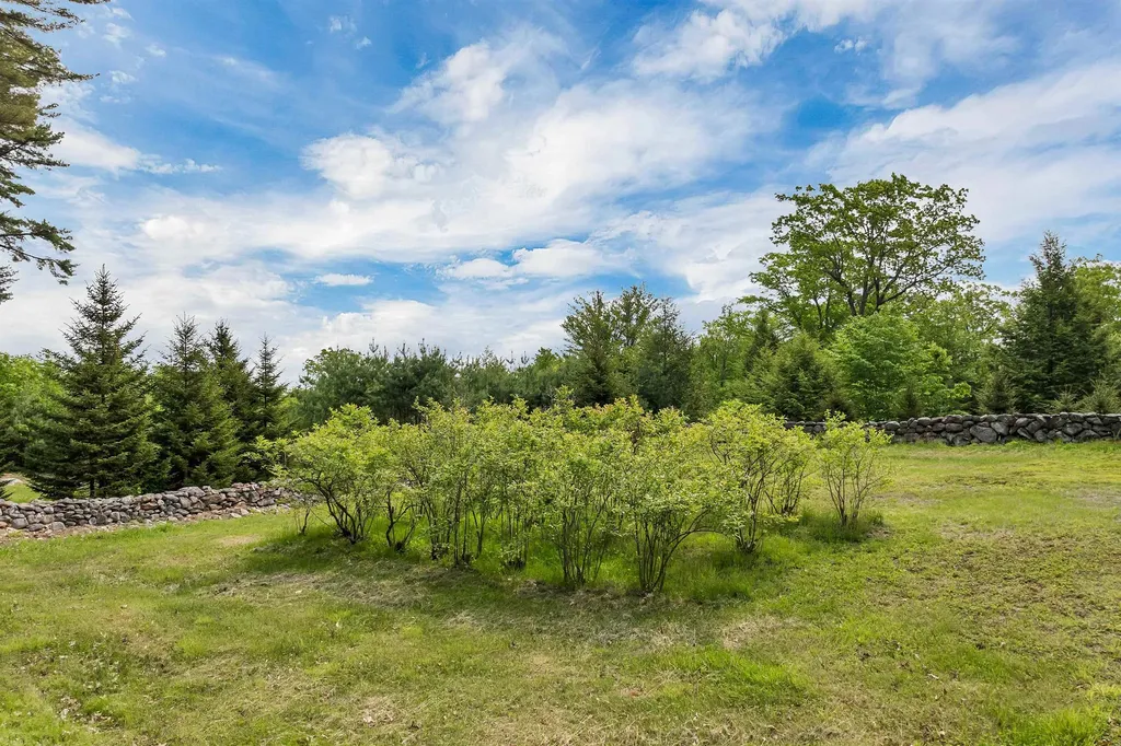 76 Mountain Road Tuftonboro NH 03816
