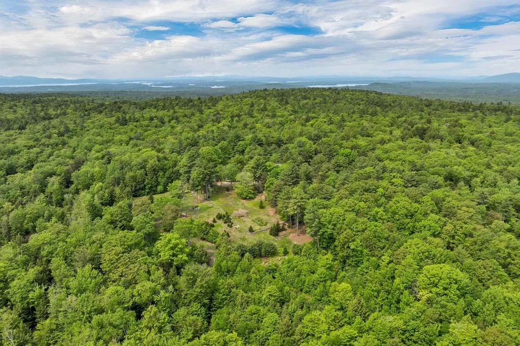 76 Mountain Road Tuftonboro NH 03816