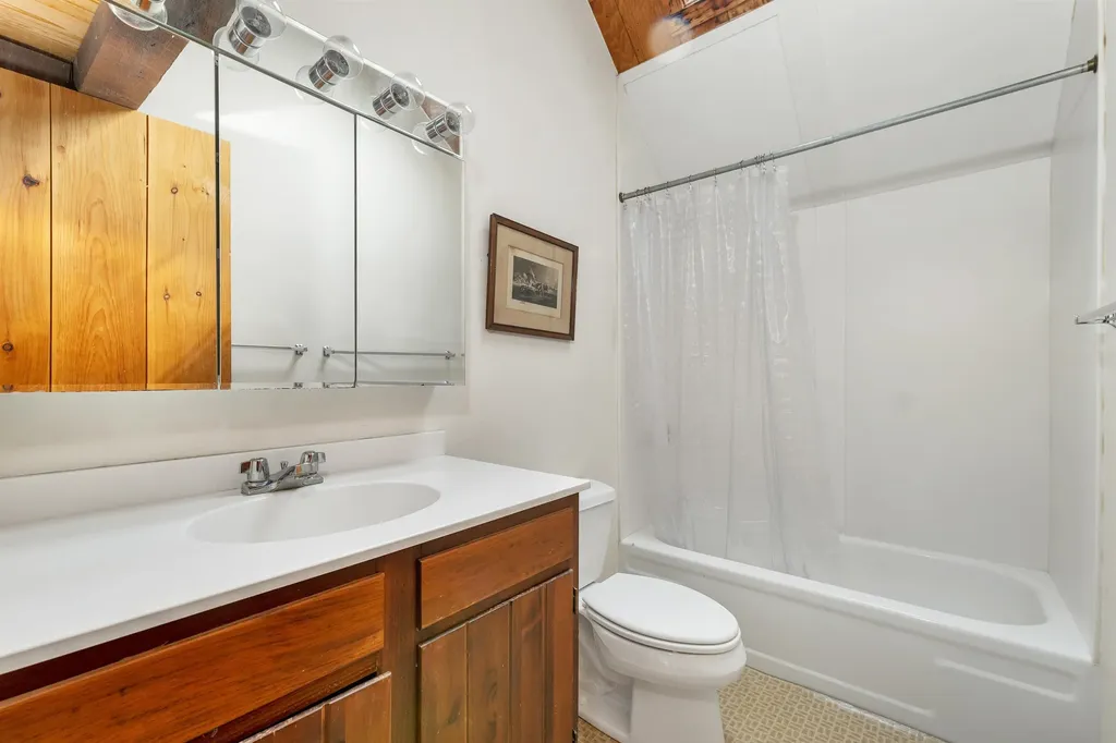76 Mountain Road Tuftonboro NH 03816