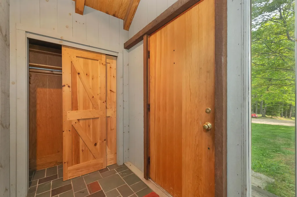 76 Mountain Road Tuftonboro NH 03816