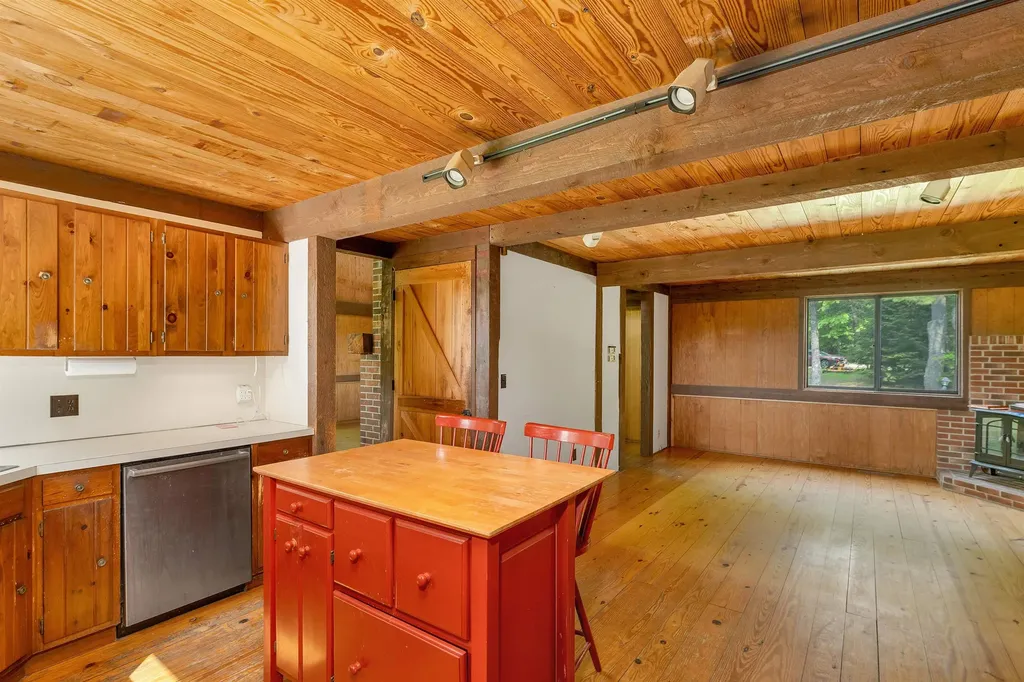 76 Mountain Road Tuftonboro NH 03816