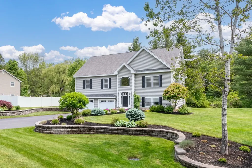 18 Clay Street Merrimack NH 03054