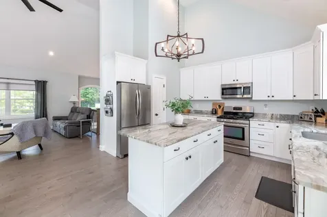 18 Clay Street Merrimack NH 03054