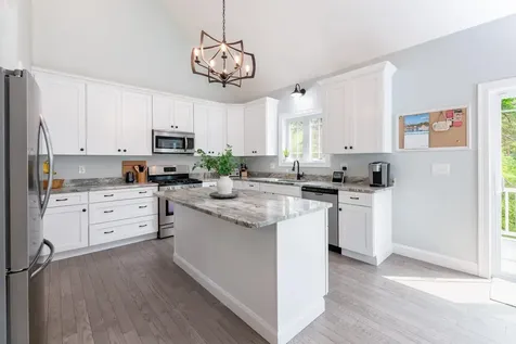 18 Clay Street Merrimack NH 03054
