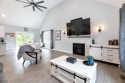 18 Clay Street Merrimack NH 03054