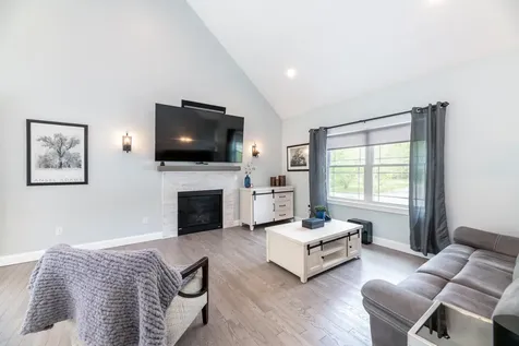 18 Clay Street Merrimack NH 03054