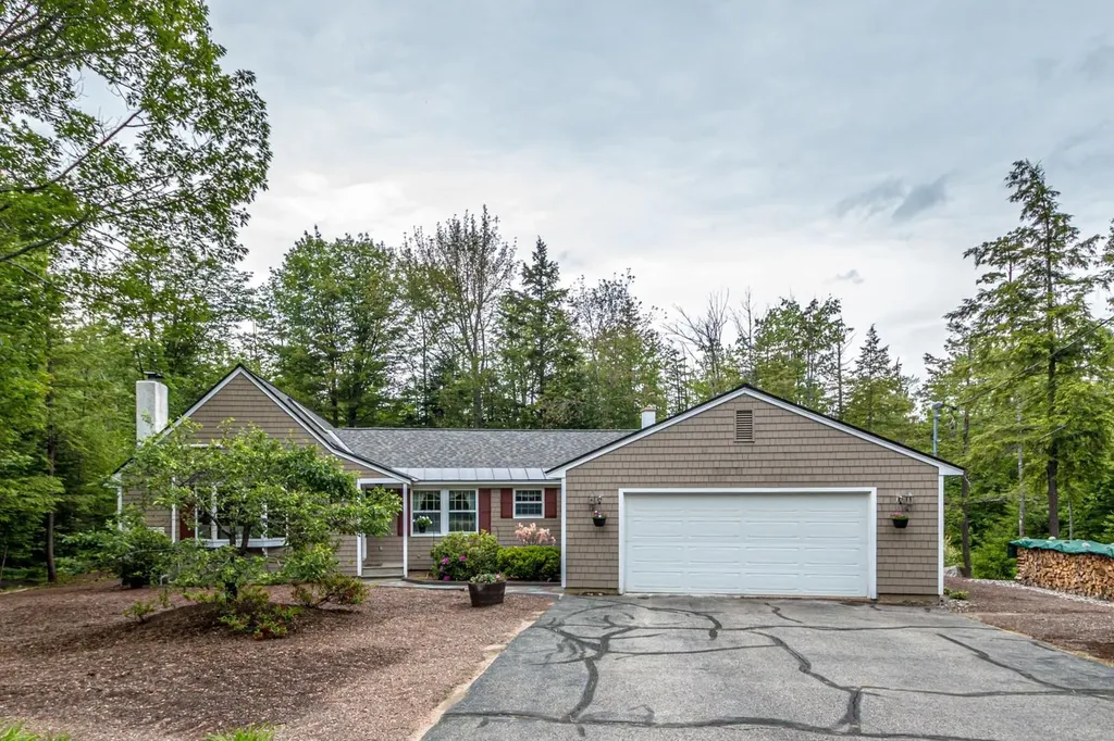 216 Limac Circle Conway NH 03813