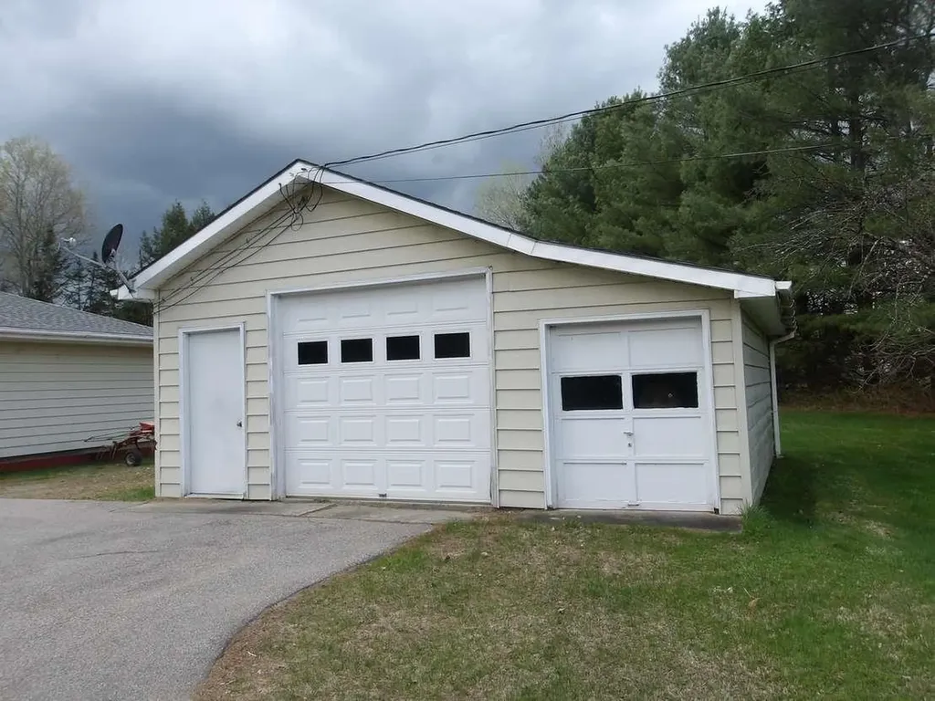 81 Hill Street Lyndon VT 05851