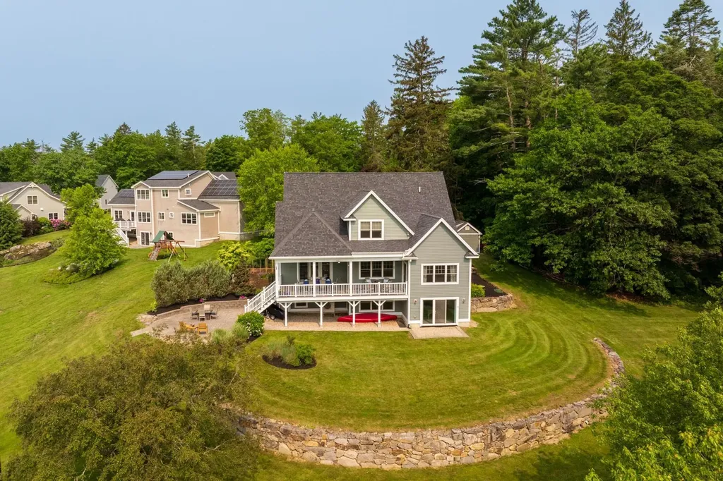 4 Winterberry Drive Dover NH 03820