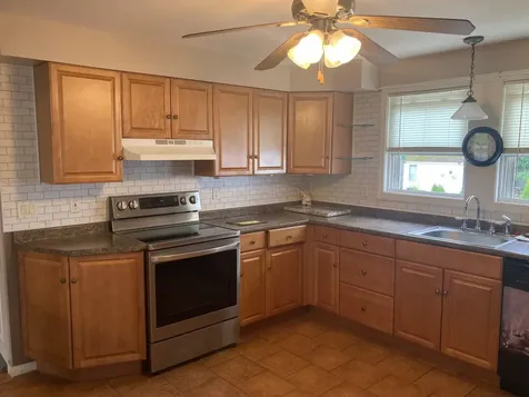 40 Railroad Avenue Seabrook NH 03874