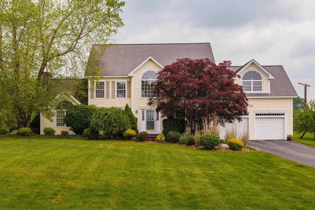 16 Premier Drive Londonderry NH 03053
