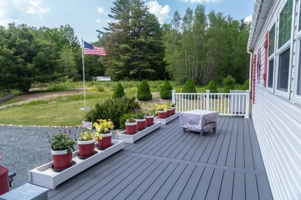 51 Hemlock Lane Danbury NH 03230