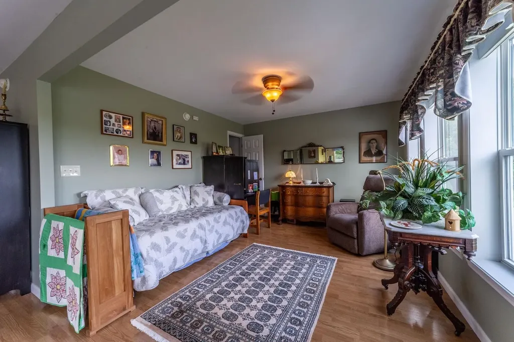 51 Hemlock Lane Danbury NH 03230