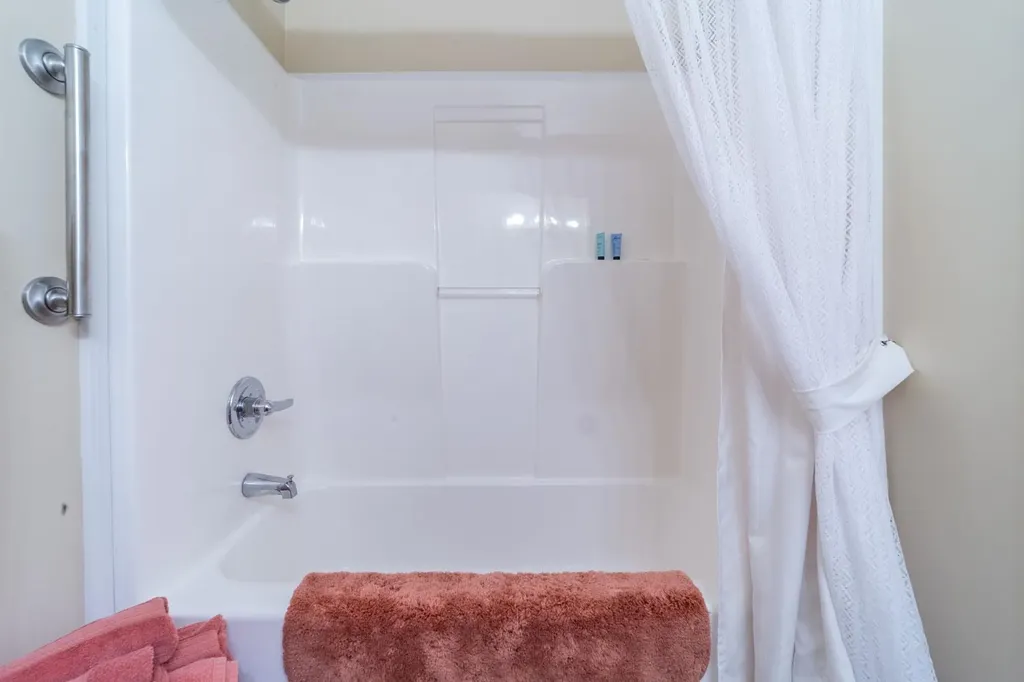 51 Hemlock Lane Danbury NH 03230