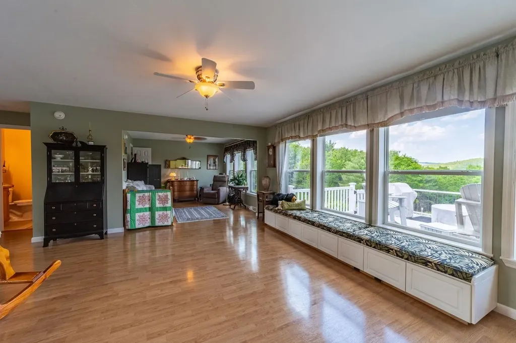 51 Hemlock Lane Danbury NH 03230