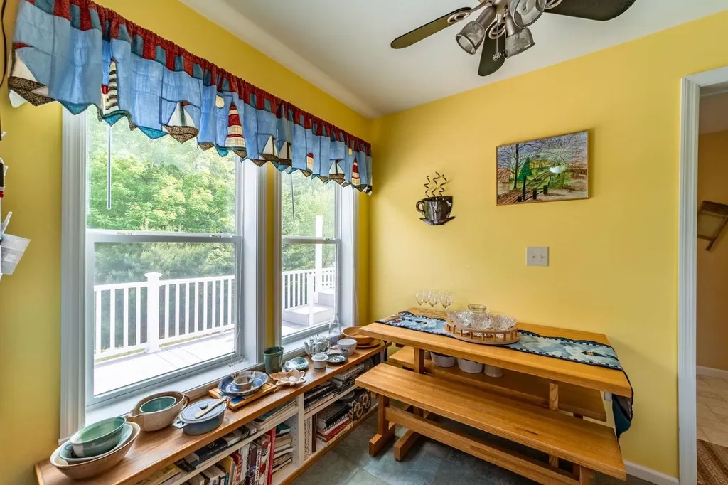 51 Hemlock Lane Danbury NH 03230