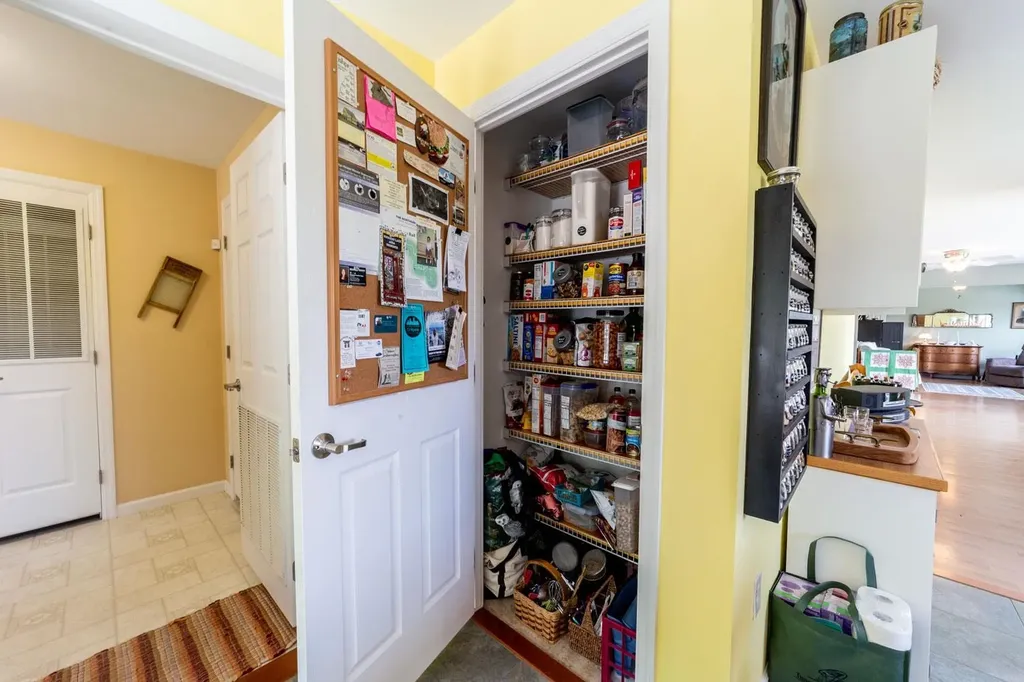 51 Hemlock Lane Danbury NH 03230