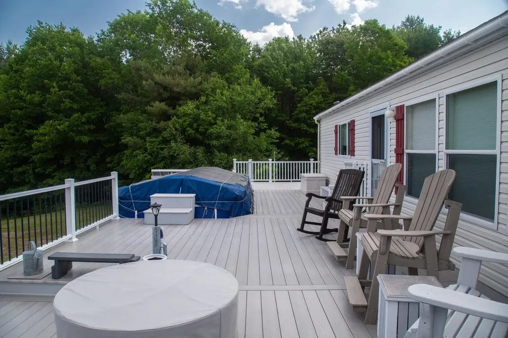 51 Hemlock Lane Danbury NH 03230