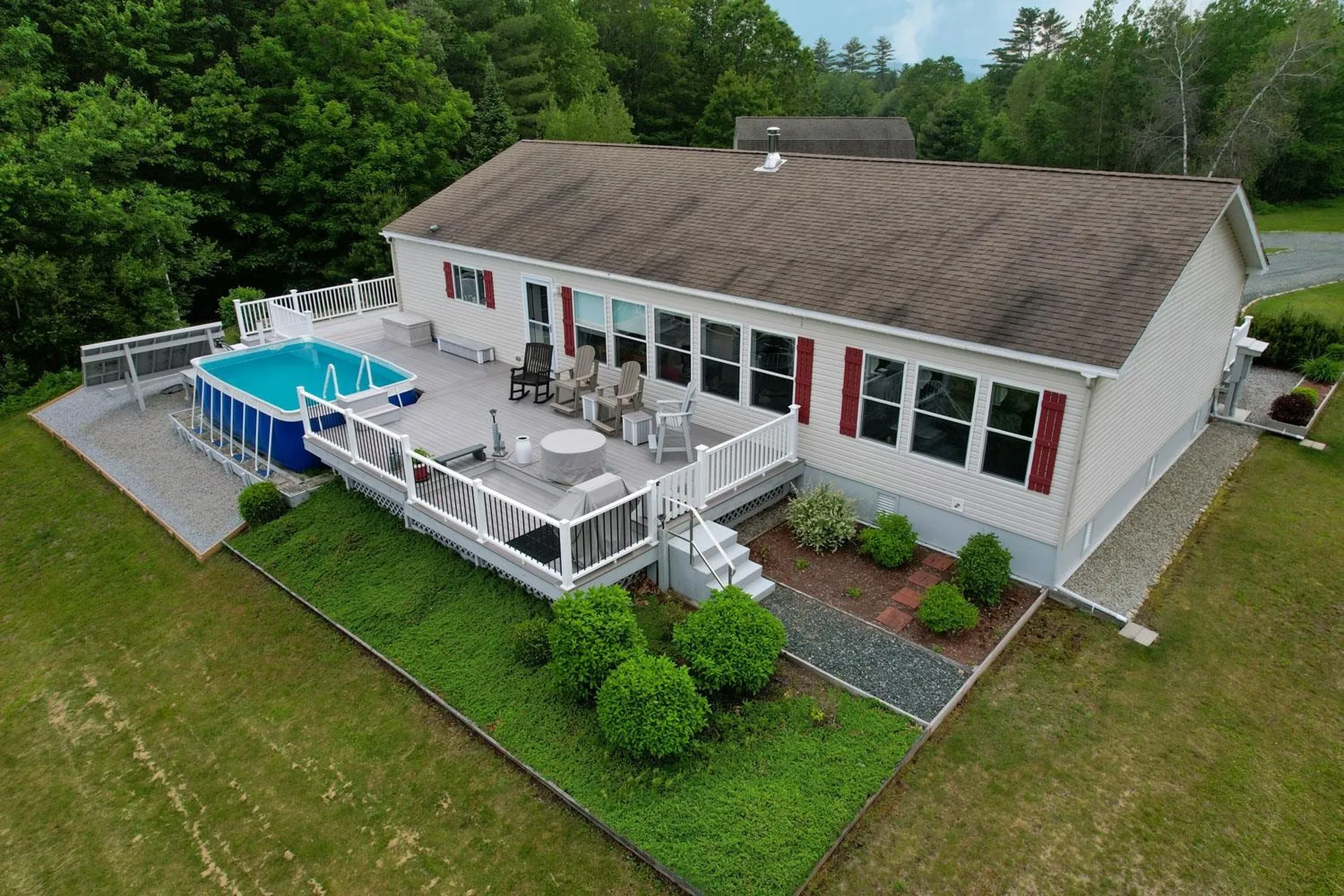 51 Hemlock Lane Danbury NH 03230