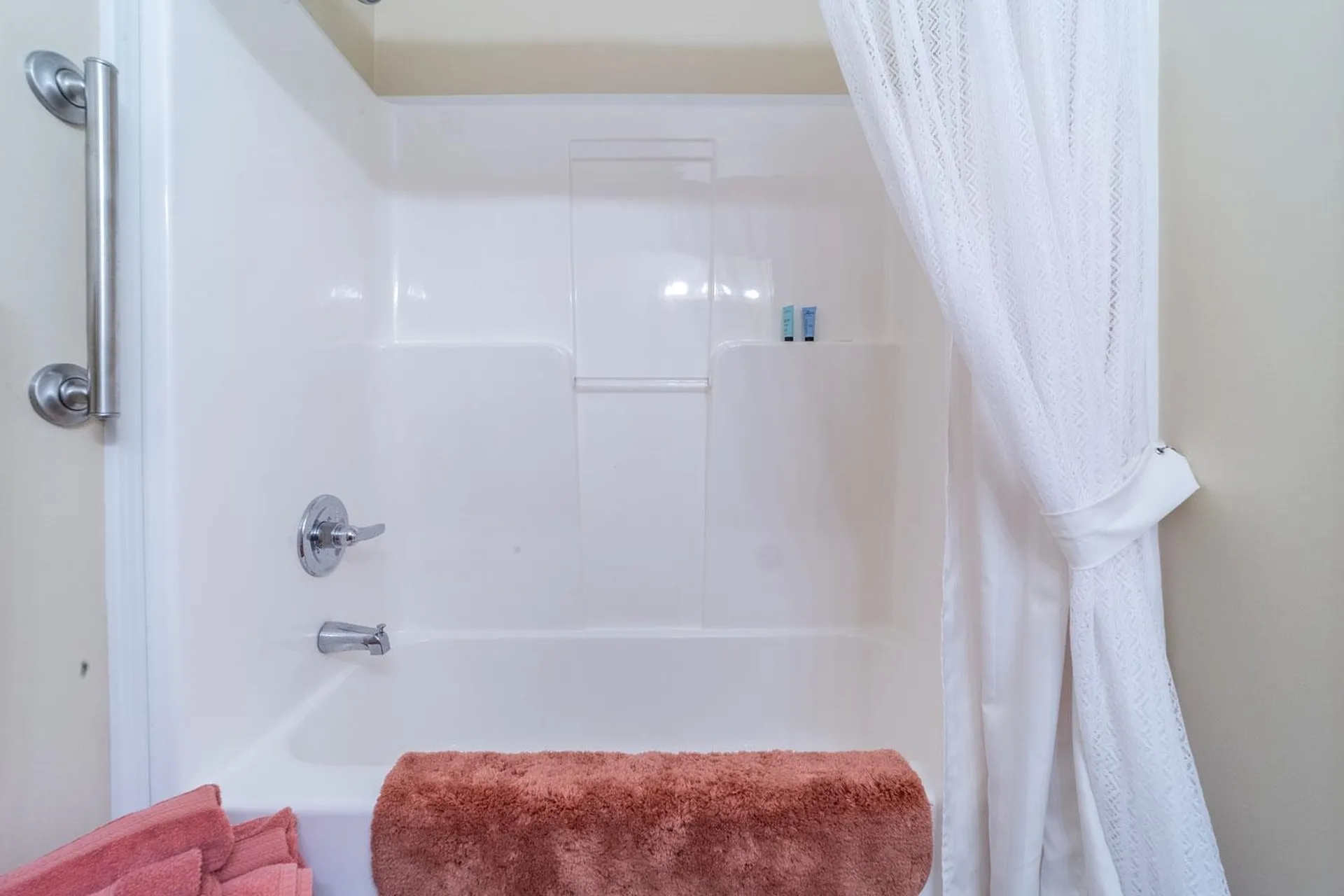 51 Hemlock Lane Danbury NH 03230