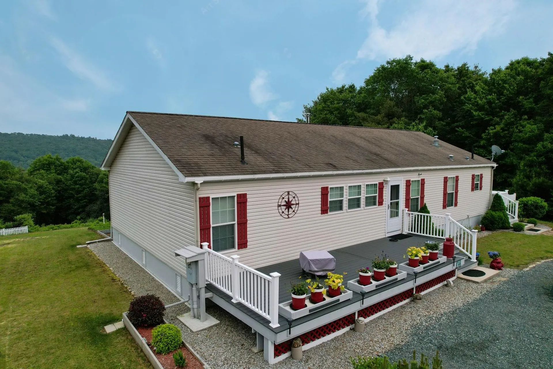 51 Hemlock Lane Danbury NH 03230