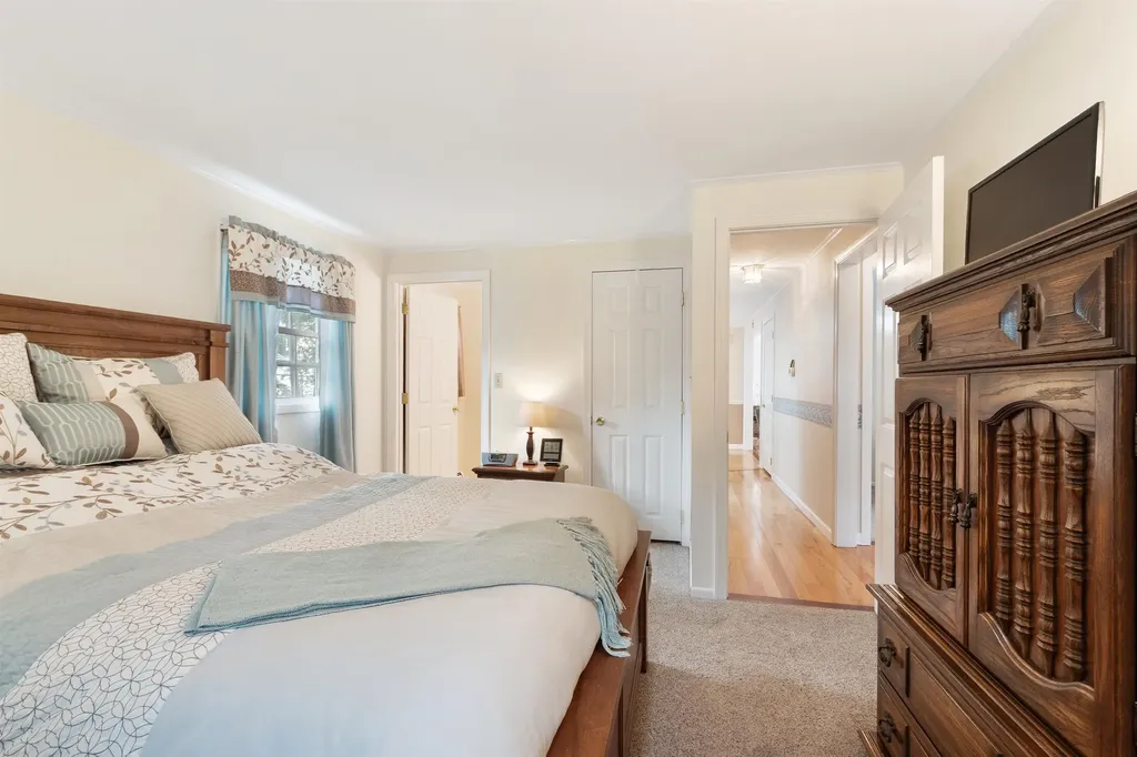 14 Doncaster Drive Nashua NH 03062
