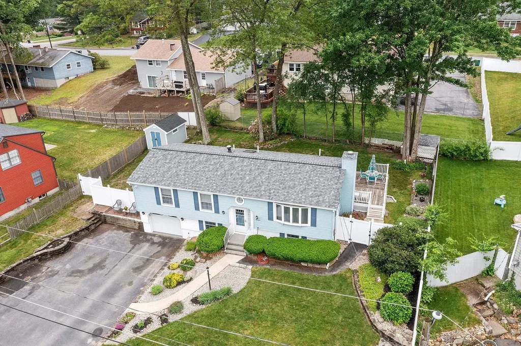 14 Doncaster Drive Nashua NH 03062