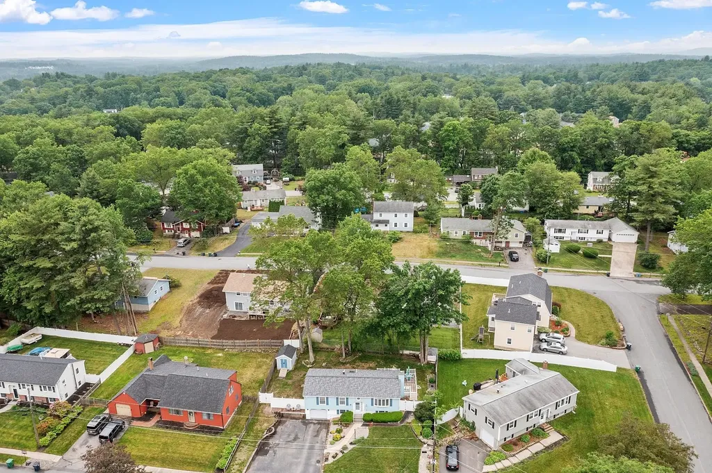 14 Doncaster Drive Nashua NH 03062