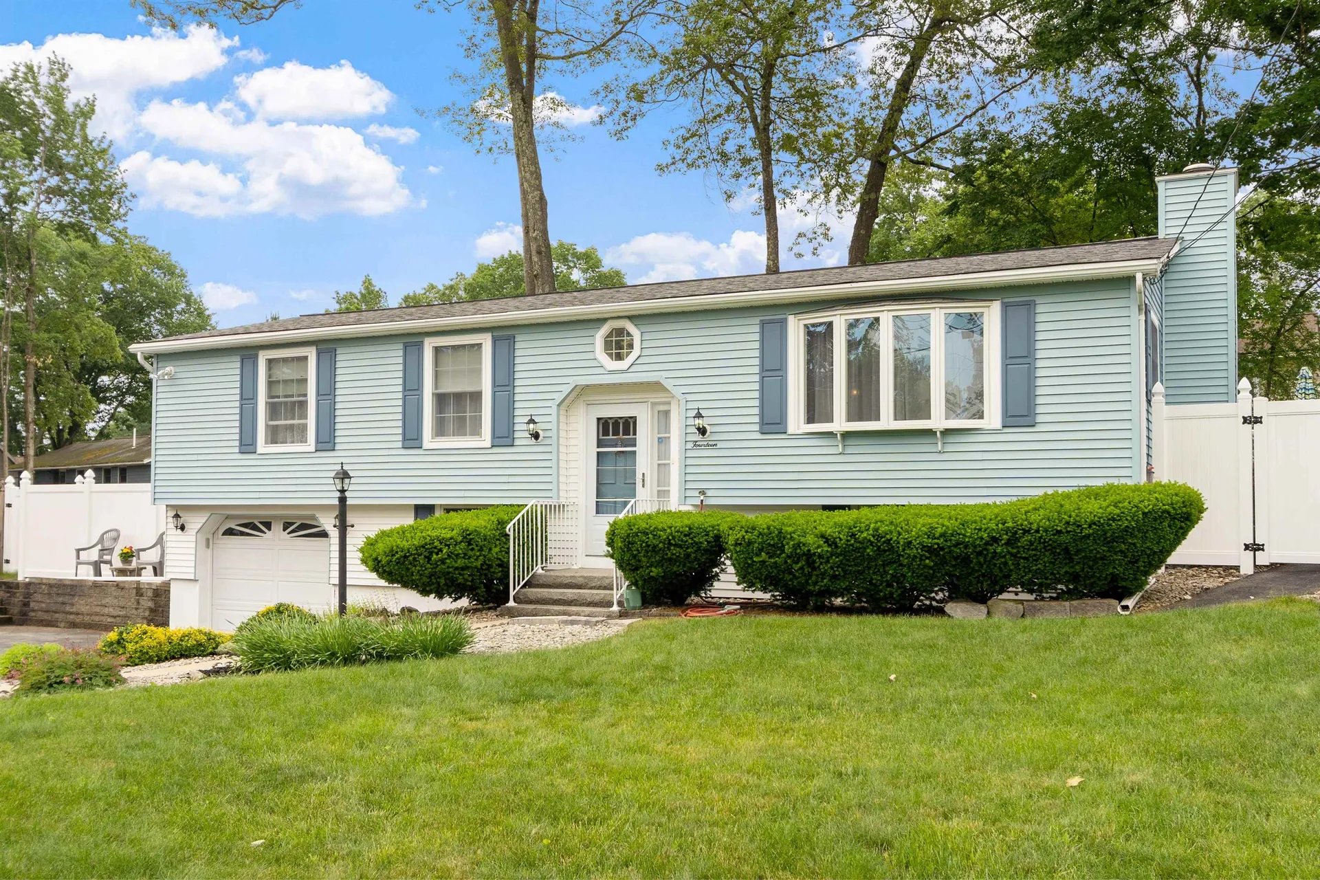 14 Doncaster Drive Nashua NH 03062
