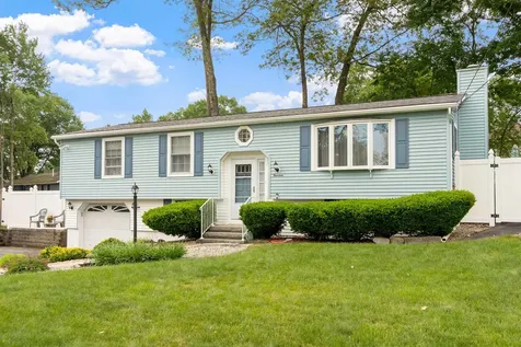 14 Doncaster Drive Nashua NH 03062