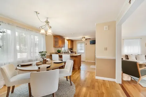 14 Doncaster Drive Nashua NH 03062