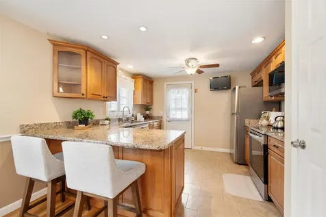 14 Doncaster Drive Nashua NH 03062