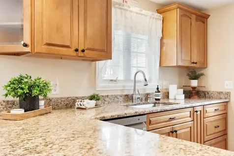 14 Doncaster Drive Nashua NH 03062