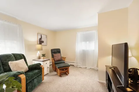 14 Doncaster Drive Nashua NH 03062