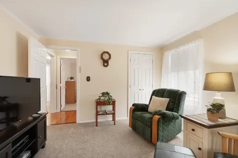 14 Doncaster Drive Nashua NH 03062