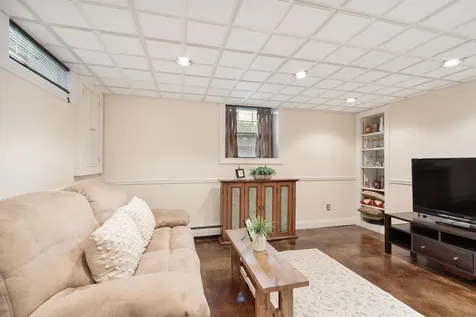 14 Doncaster Drive Nashua NH 03062