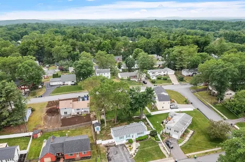 14 Doncaster Drive Nashua NH 03062