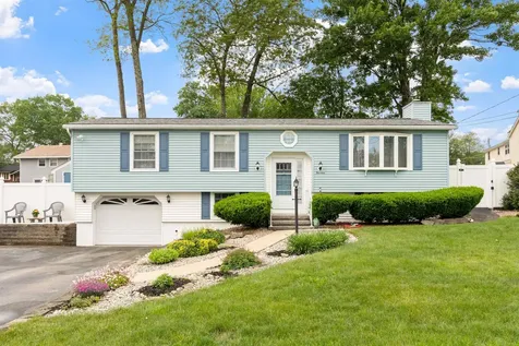 14 Doncaster Drive Nashua NH 03062