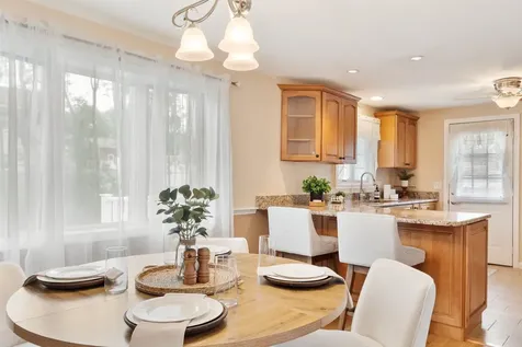 14 Doncaster Drive Nashua NH 03062