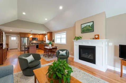 3 Paddock Circle Nashua NH 03062